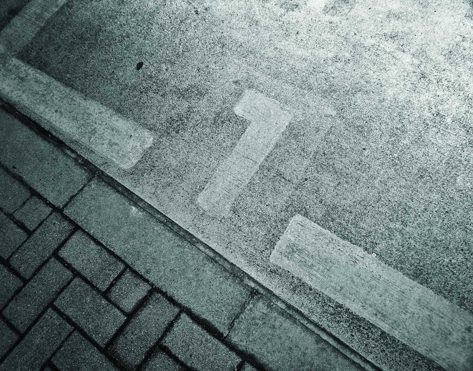 Choosing the Right Ranking Function: Why Ties in SQL Matter